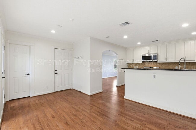 Building Photo - 2019 Brimberry St