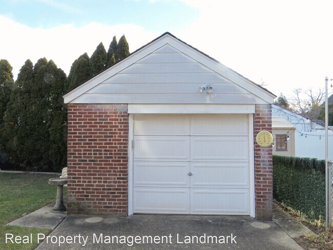 Building Photo - 4 br, 2 bath House - 626 South 12th Street