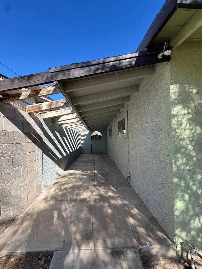 Building Photo - Spacious and Affordable Needles Ca home