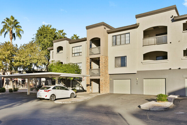 Building Photo - 875 W Pecos Rd