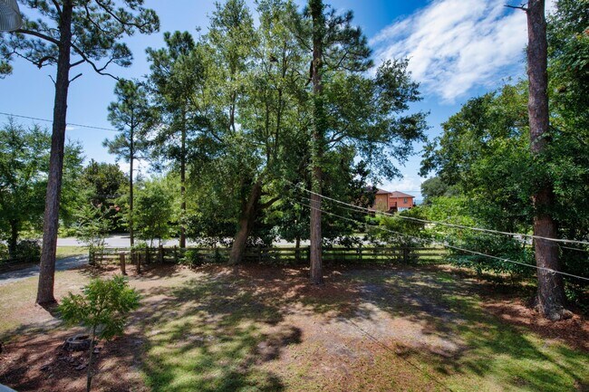 Building Photo - 5230 Soundside Dr