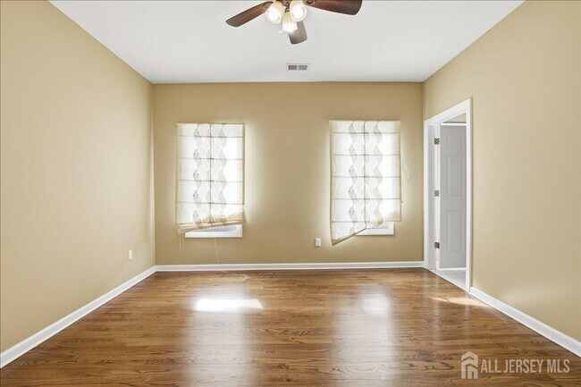 Building Photo - 86 Davinci Dr