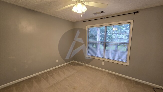Building Photo - 45 Fallow Ln