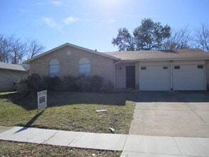 Building Photo - 1530 Rockbrook St