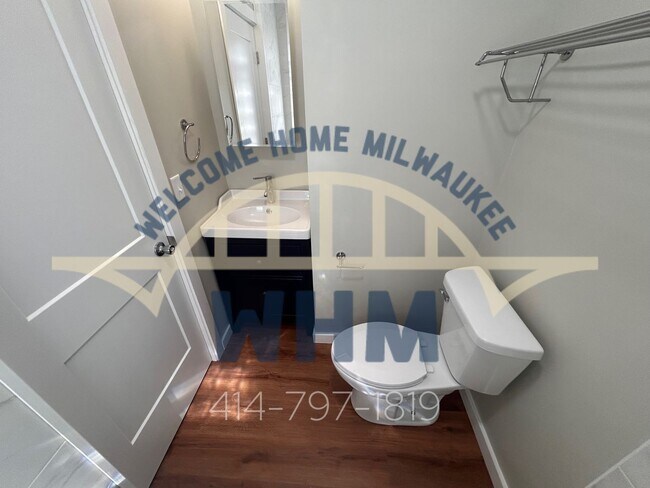 Building Photo - 3045 N Booth St