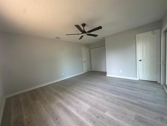 Building Photo - 32 Spring Loop Cir