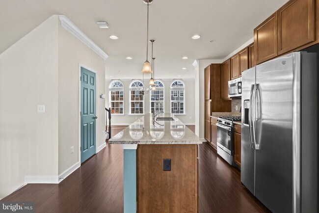 Building Photo - 3030 Mia Ln