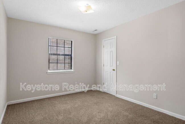 Building Photo - 1375 Thompsonville Ln