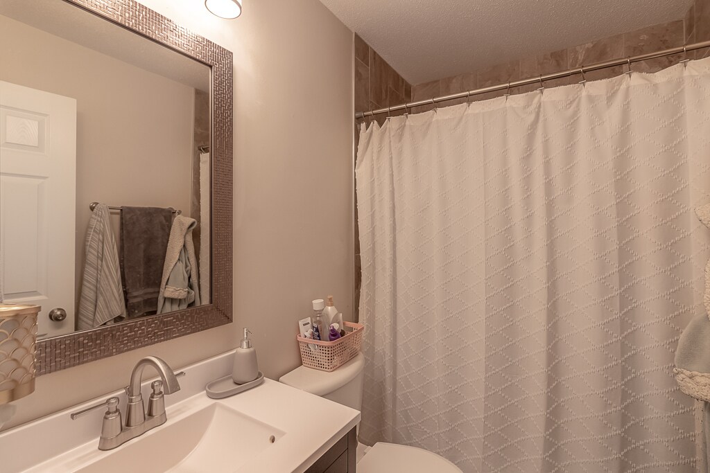 Building Photo - 2219 Marwood Dr