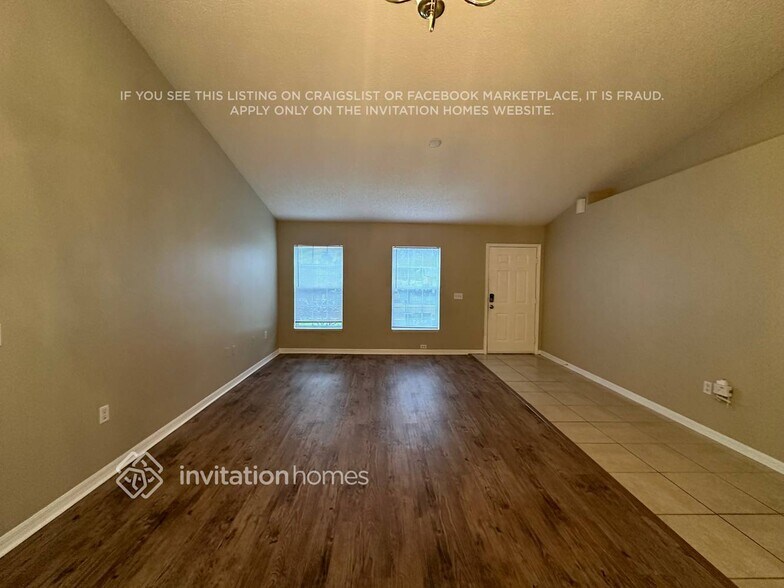 Building Photo - 2165 Clearwater Dr