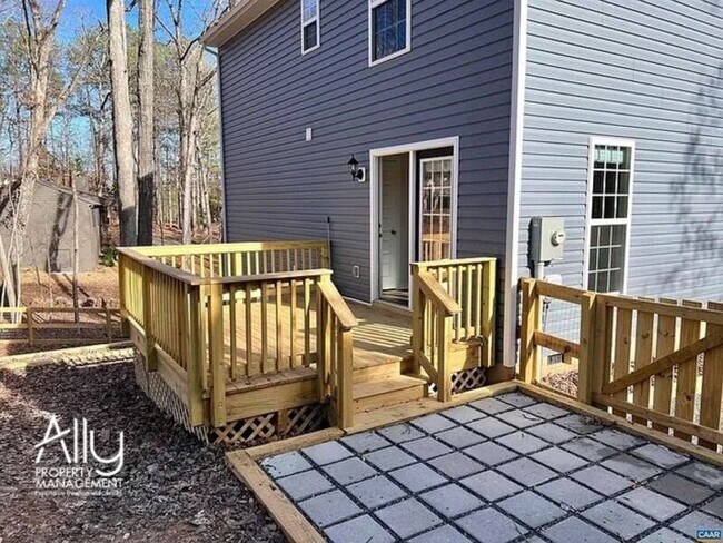 Building Photo - 6 Barkley Ln