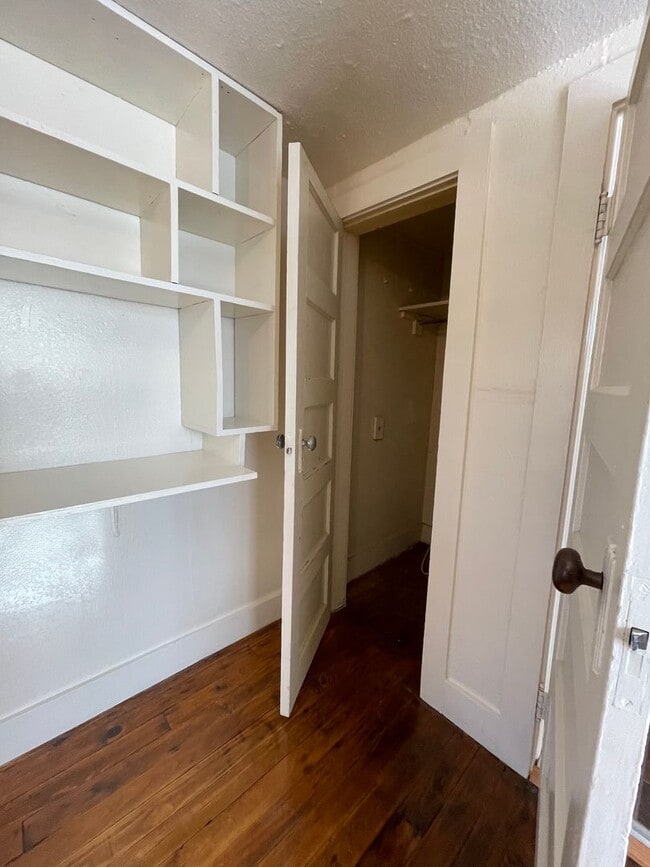 Building Photo - Located in Portales!! Cozy 1 bed!