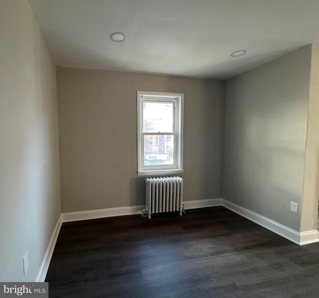 Building Photo - 7250 Radbourne Rd