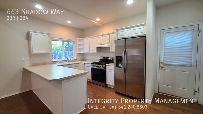Building Photo - 663 Shadow Way