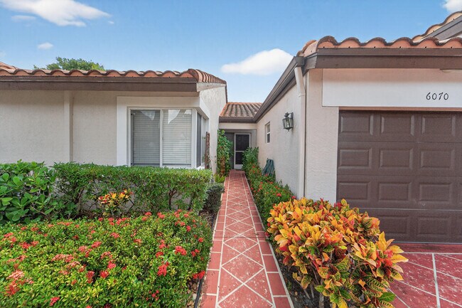 Building Photo - 6070 Sunny Manor Ct