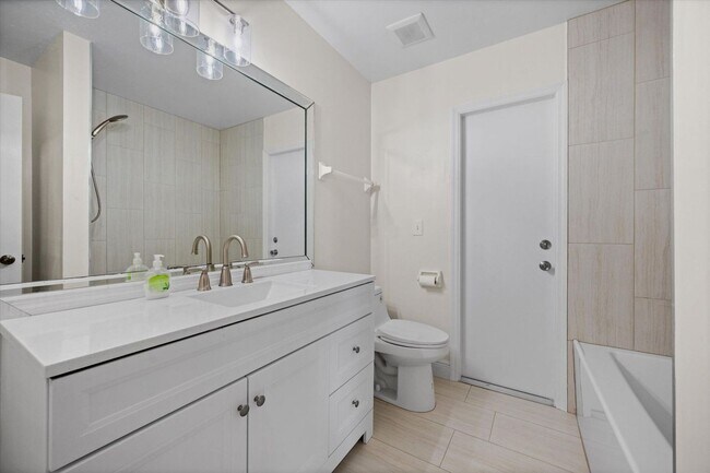 Building Photo - 1401 Hideaway Bend