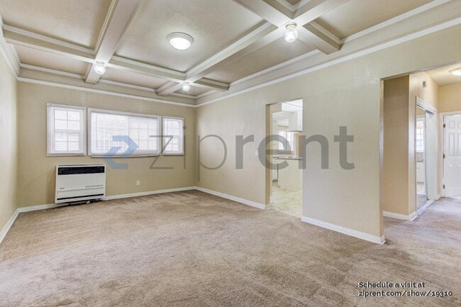 Building Photo - 4062 S Budlong Ave