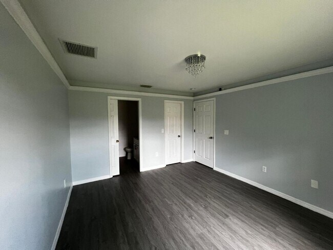 Building Photo - 4877 30th St SW