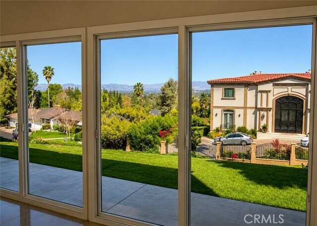 Building Photo - 18048 Karen Dr