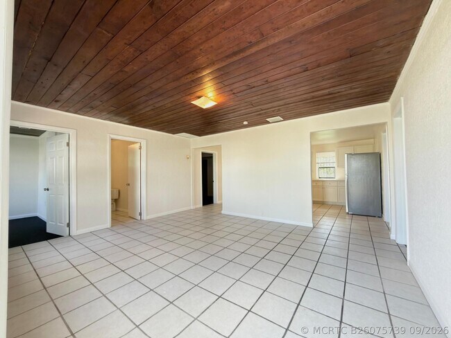 Building Photo - 706 23rd St