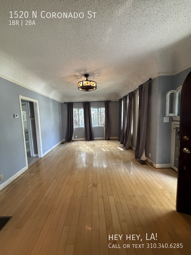 Building Photo - 1520 N Coronado St