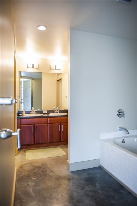 Building Photo - 1 br, 1.5 bath Apartment - Bogen Lofts K1