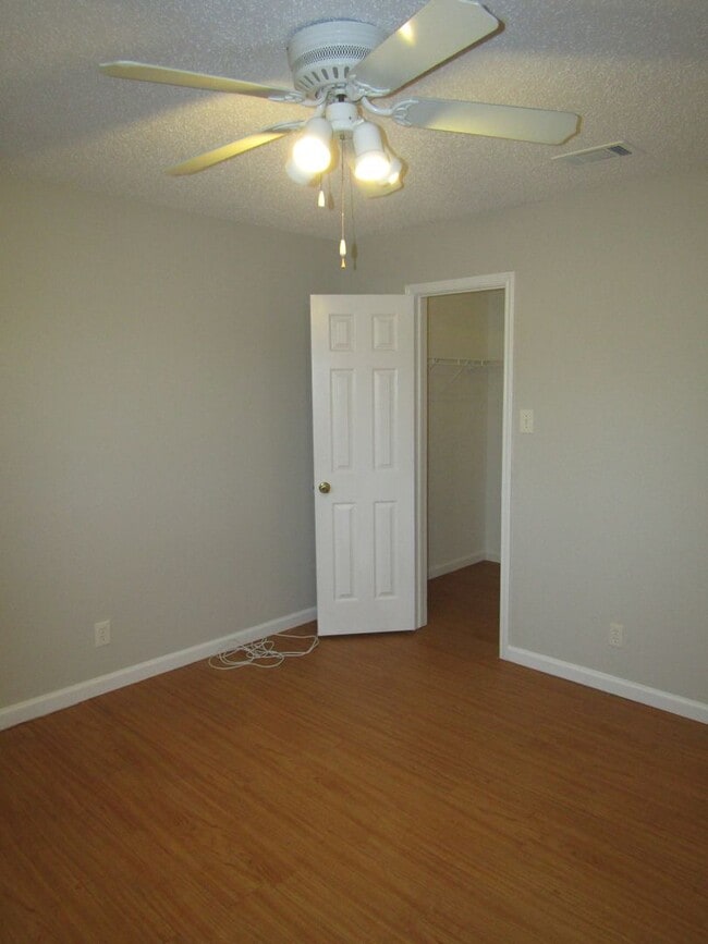 Building Photo - 9309 Kempler Dr