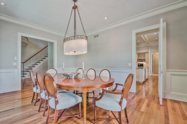 Building Photo - 200 Aspen Rd