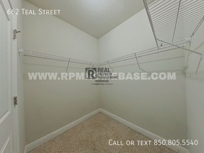 Building Photo - 662 Teal St