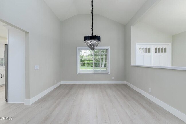 Building Photo - 1125 Stoneybrook Ln