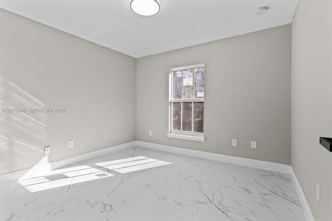 Building Photo - 1774 Glenridge St NW