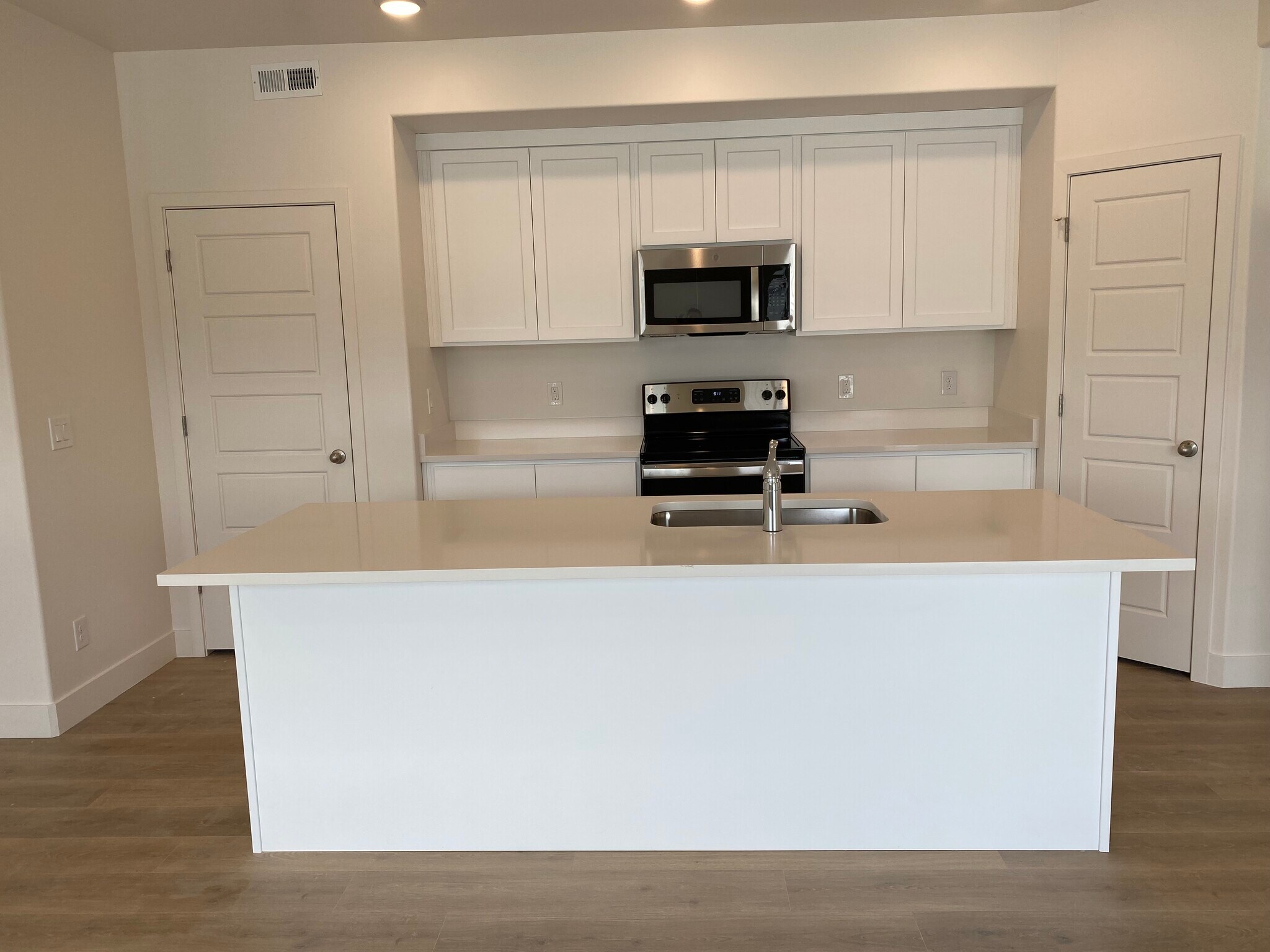 Building Photo - 551 S 1020 W