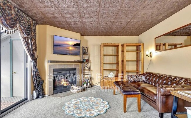 Building Photo - 3061 Lois Dr