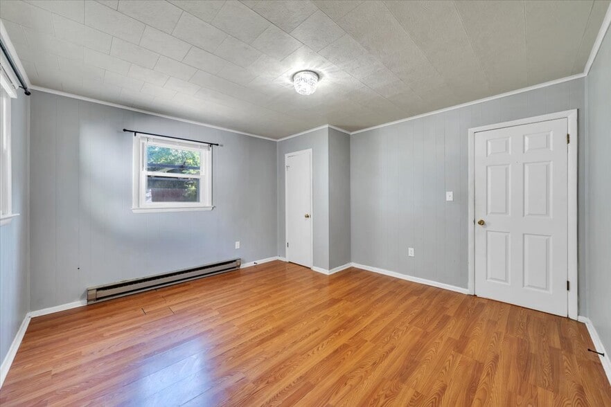 BEDROOM ONE - 2413 Memorial Ave SW