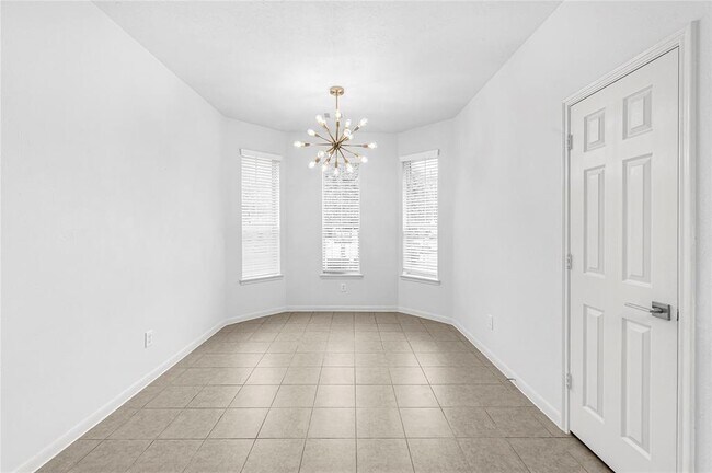 Building Photo - 7531 Oakwood Canyon Dr