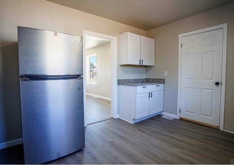 Building Photo - 1901 E 9th St