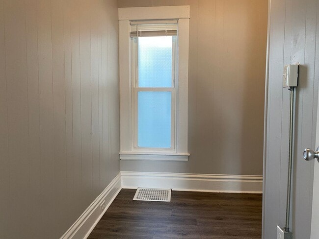 Building Photo - 1101 Crosby St NW