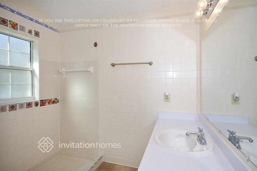 Building Photo - 1640 Sunburst Way