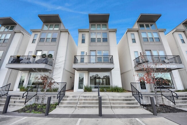 Building Photo - 18716 Centro Main St