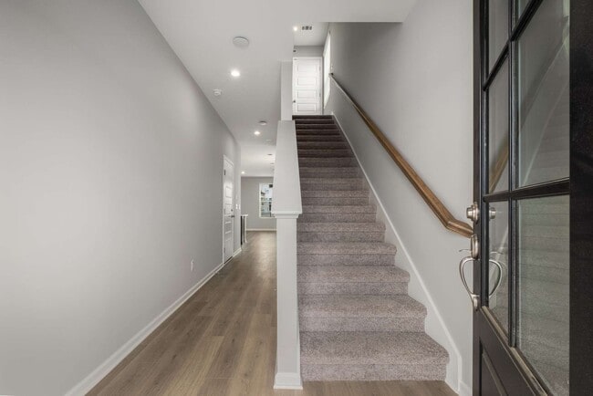 Building Photo - 5339 Bellflower Hls