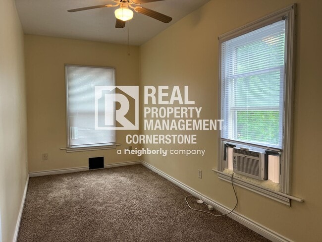 Building Photo - Charming 1BR Apartment in Historic Vine Neighborhood – Close to Downtown & Bronson