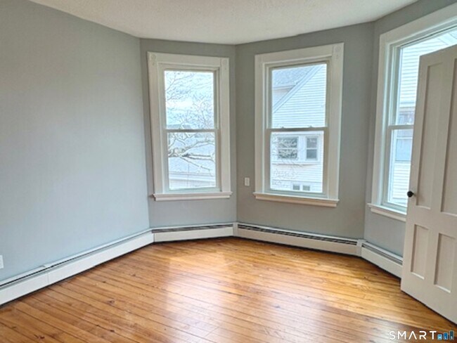 Building Photo - 17 Wilford Ave