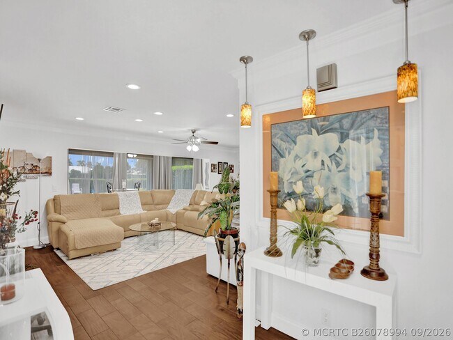 Building Photo - 340 Orange Tree Dr
