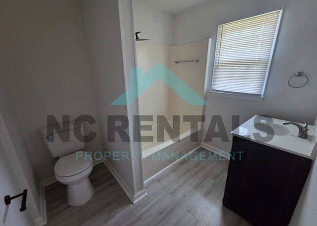 Building Photo - 2300 Carlford Rd