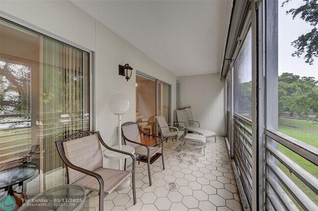Building Photo - 2102 Lucaya Bend
