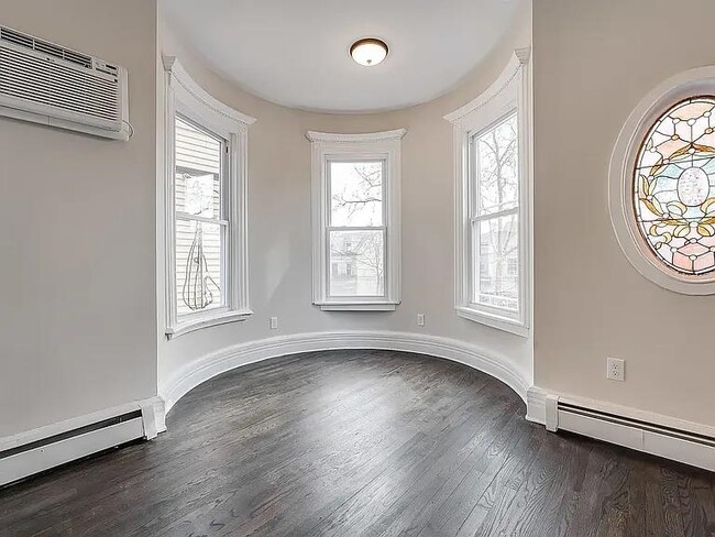 Building Photo - 486 Bramhall Ave