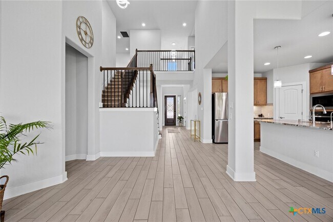 Building Photo - 1112 Lickety Ln