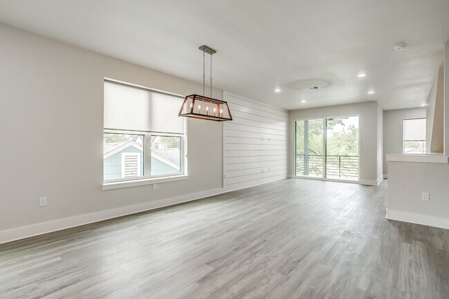 Building Photo - 3200 Forest Park Blvd