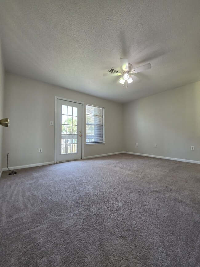 Building Photo - 1448 Tina Dr