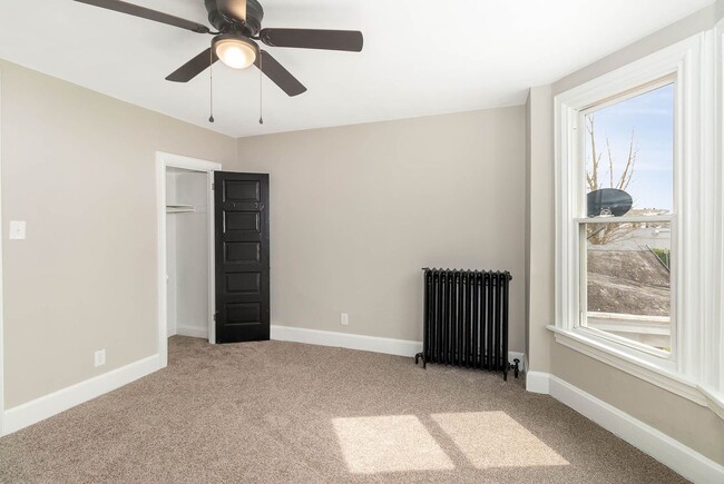 Building Photo - 3 bedroom home Section 8 Approved!